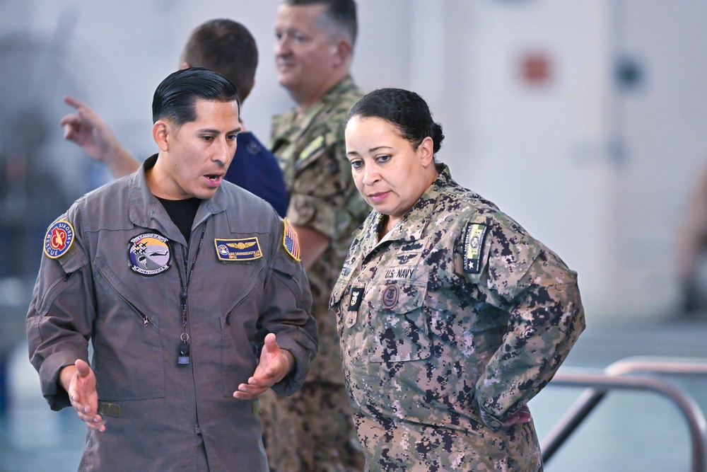 NMFSC Commander visits NMOTC Pensacola