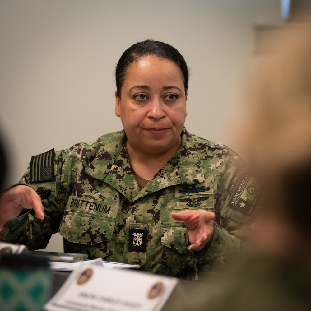 NMFSC Commander visits NMOTC Pensacola