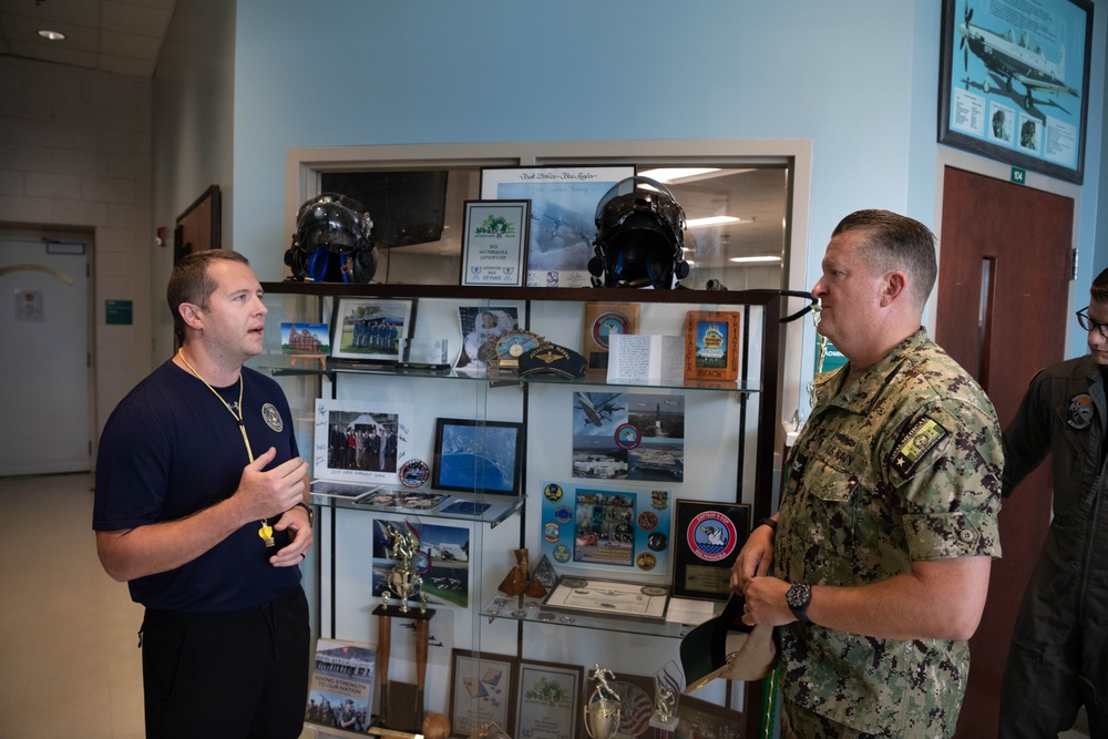 NMFSC Commander visits NMOTC Pensacola