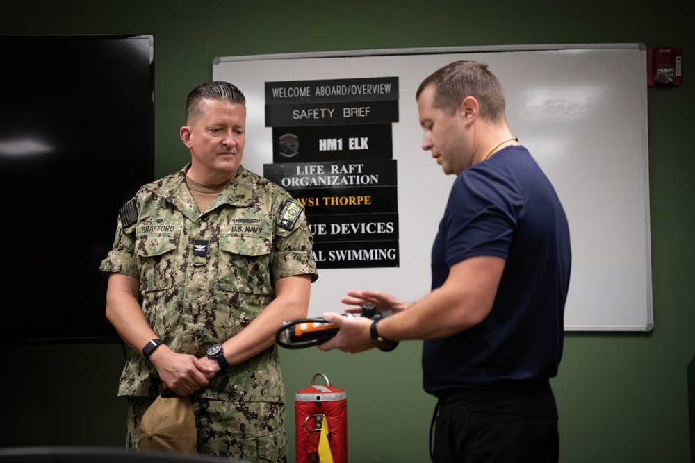 NMFSC Commander visits NMOTC Pensacola