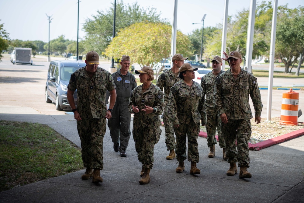 NMFSC Commander visits NMOTC Pensacola