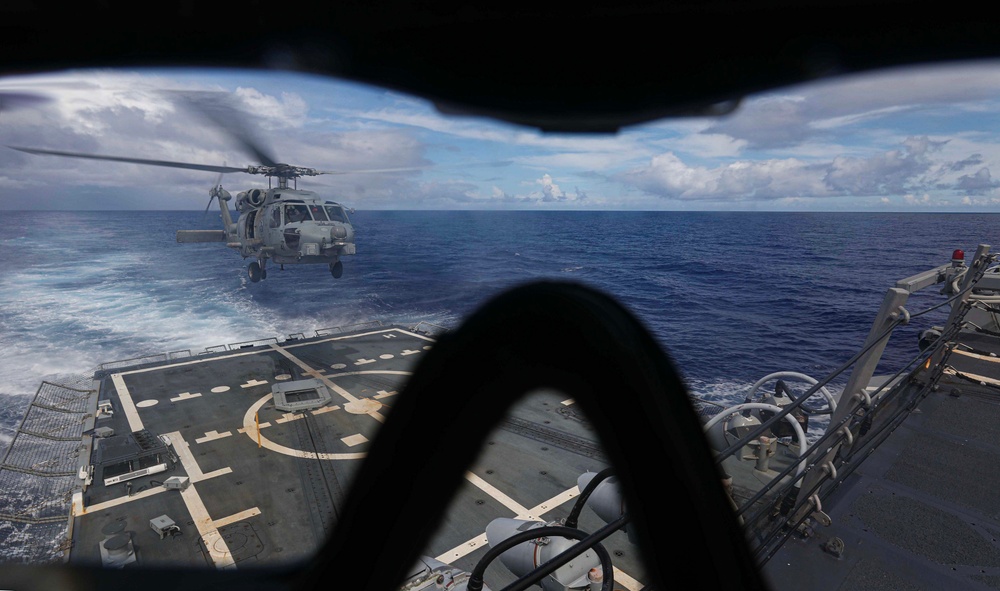 USS Dewey (DDG 105) Conducts Flight Operations While Operating in the Philippine Sea