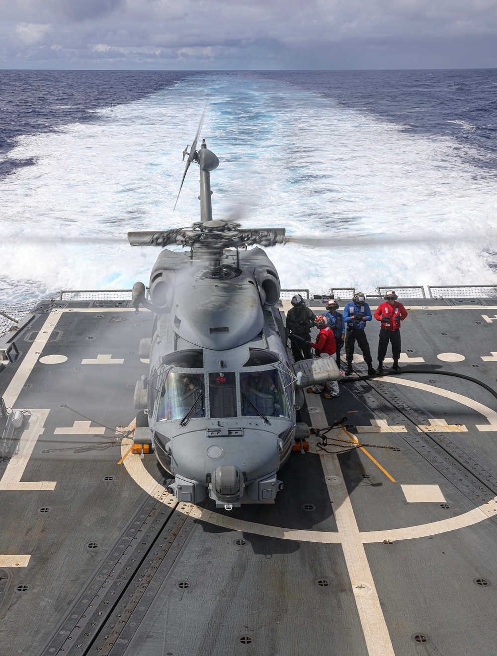 USS Dewey (DDG 105) Conducts Flight Operations While Operating in the Philippine Sea