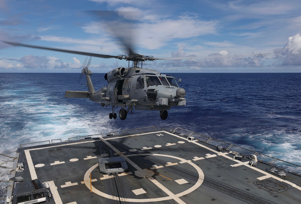 USS Dewey (DDG 105) Conducts Flight Operations While Operating in the Philippine Sea