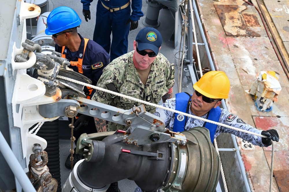 Underway Replenishment training strengthens partnership, logistics compatibility in prep for Sama Sama