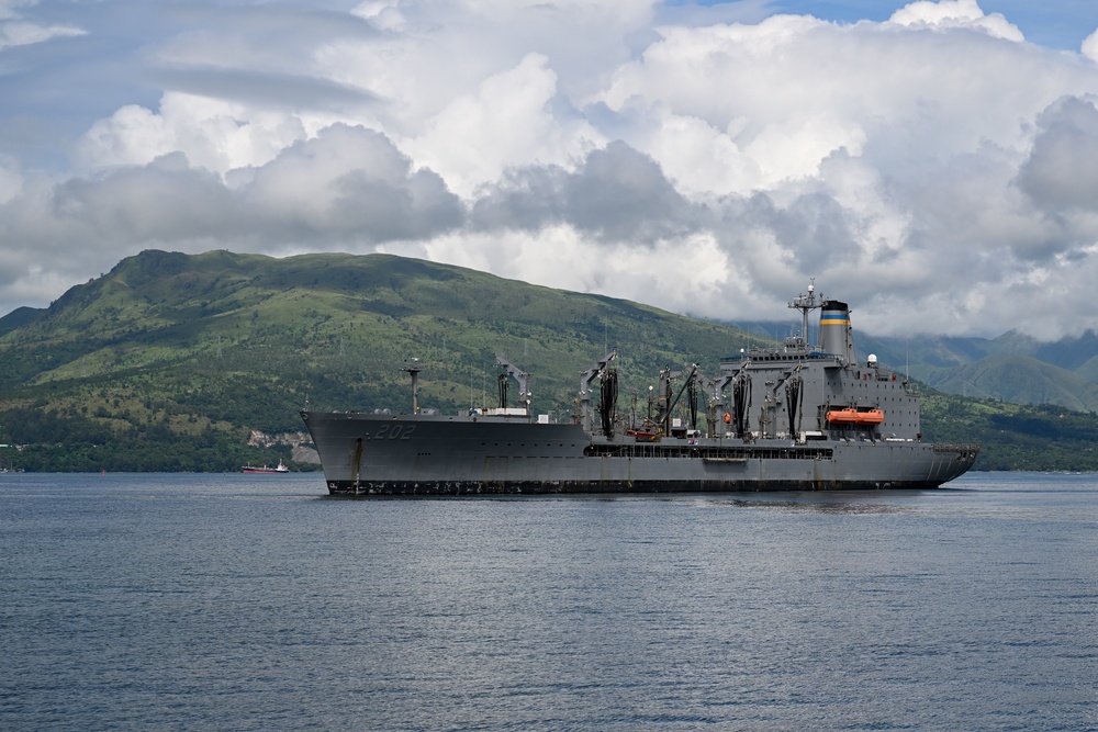 Underway Replenishment training strengthens partnership, logistics compatibility in prep for Sama Sama