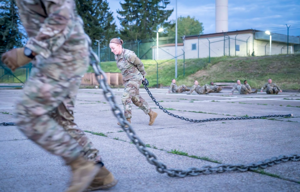 10th AAMDC command sergeant major hosts NCO PT session