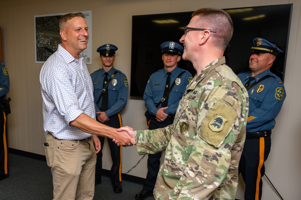 Director of the NJNG Joint Staff recognizes Sea Girt PD