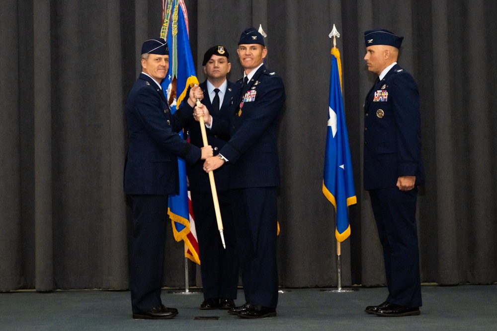 2nd Bomb Wing welcomes new commander