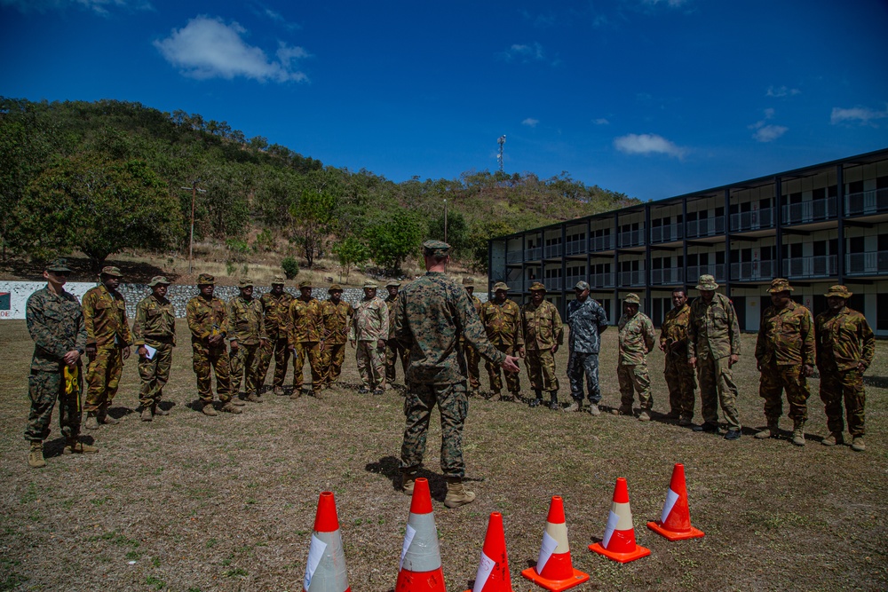 KM23: U.S. Sailors teach PNGDF Soldiers in Preventative Medicine