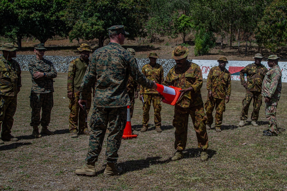 KM23: U.S. Sailors teach PNGDF Soldiers in Preventative Medicine