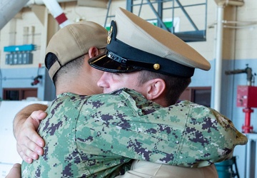 Pacific Missile Range Facility (PMRF), Barking Sands, Holds a Chief Pinning Ceremony.