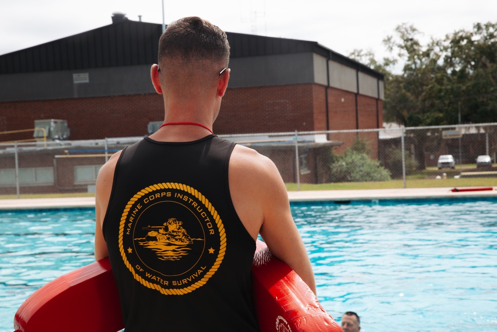 Marines Aboard MCLB Albany Conduct Swim Qual