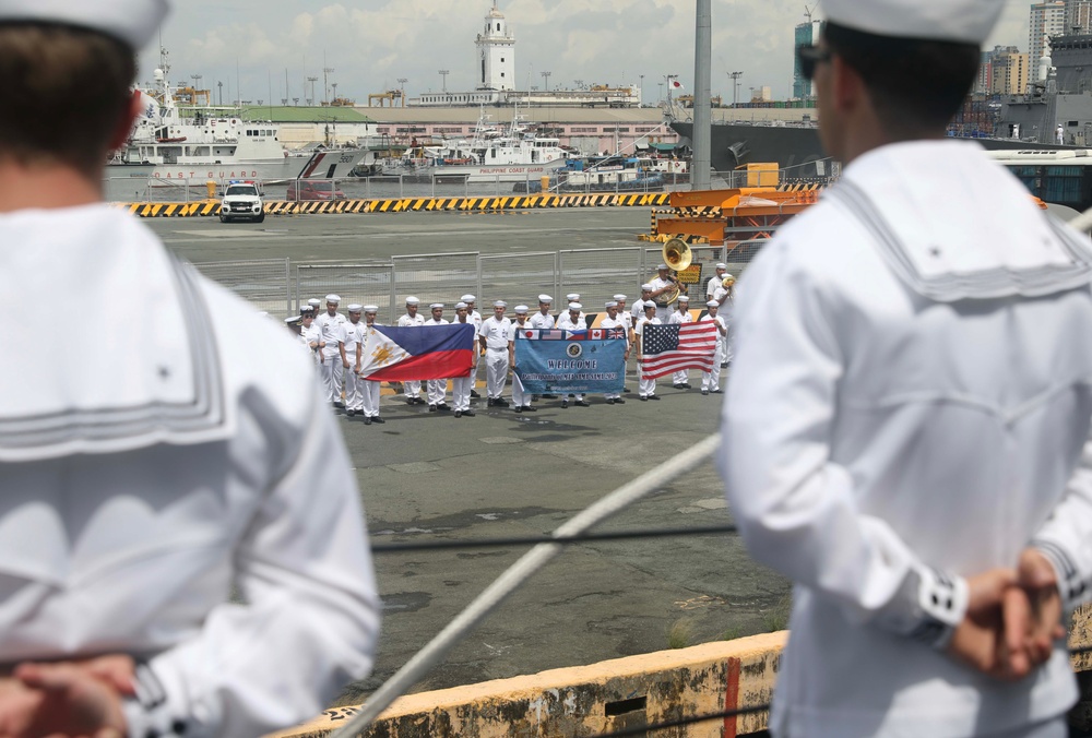 USS Dewey (DDG 105) Arrives in Manila for Sama Sama 2023