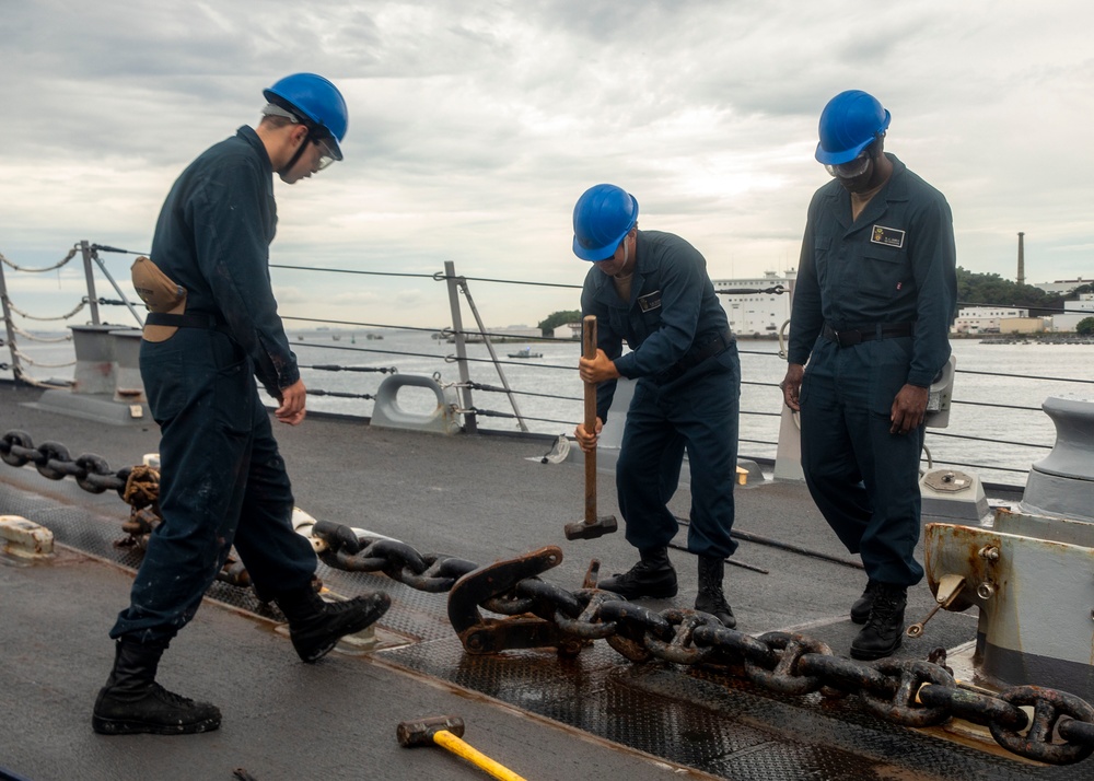 USS John Finn Departs Yokosuka, Japan, Sept. 22