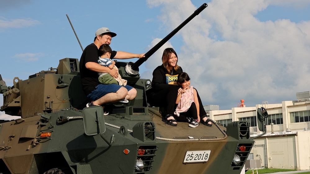 U.S. Servicemembers, Families, Japanese Local Nationals Have Fun at Futenma Flightline Fair