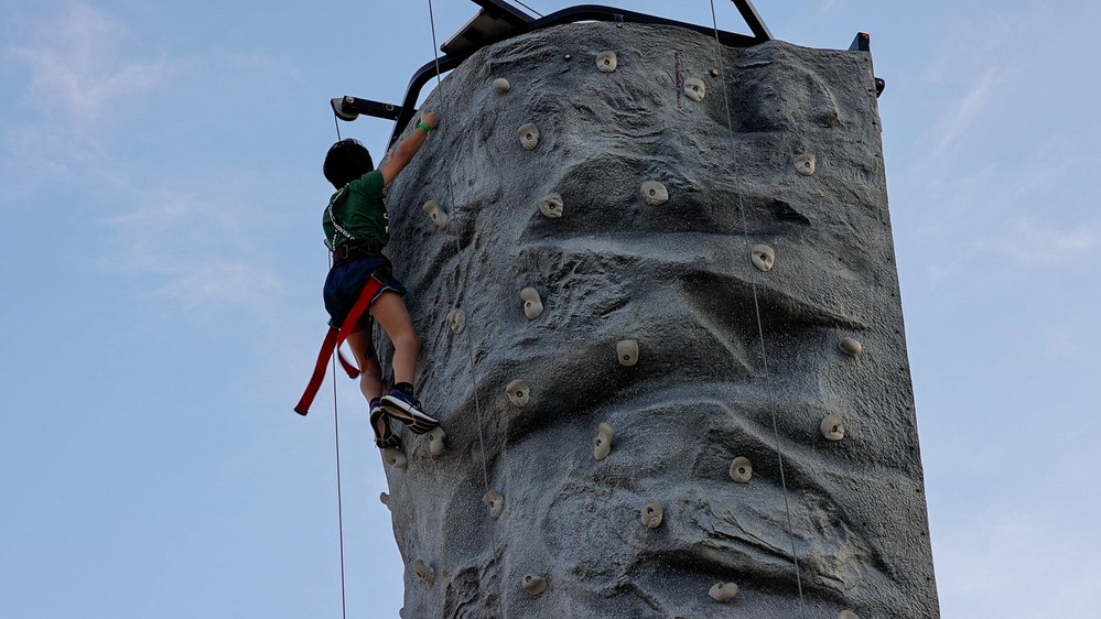 U.S. Servicemembers, Families, Japanese Local Nationals Have Fun at Futenma Flightline Fair