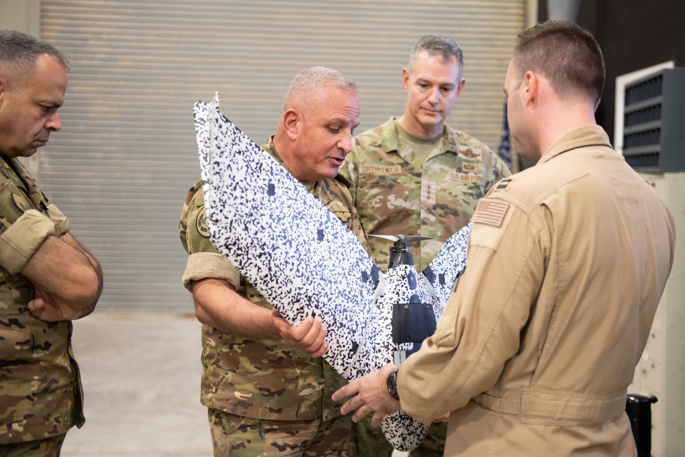 Lebanese Armed Forces Air Force commander visits AUAB