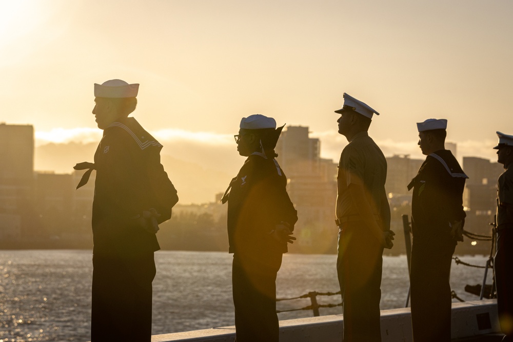 SF Fleet Week 23: Manning The Rails