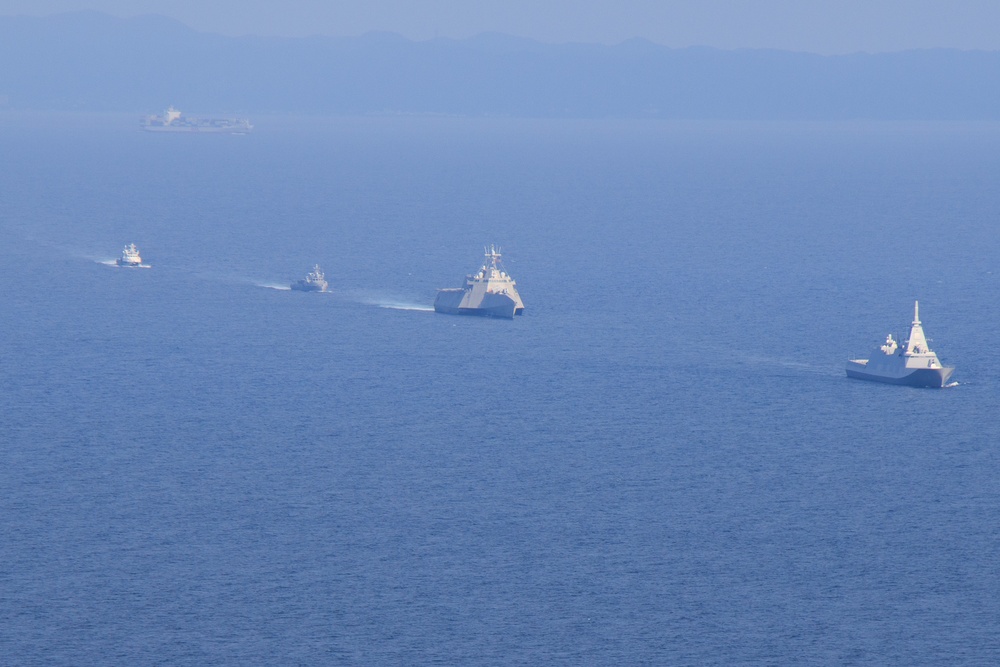 Unmanned Surface Vessels Conduct Bilateral Exercise with JS Kumano and USS Oakland