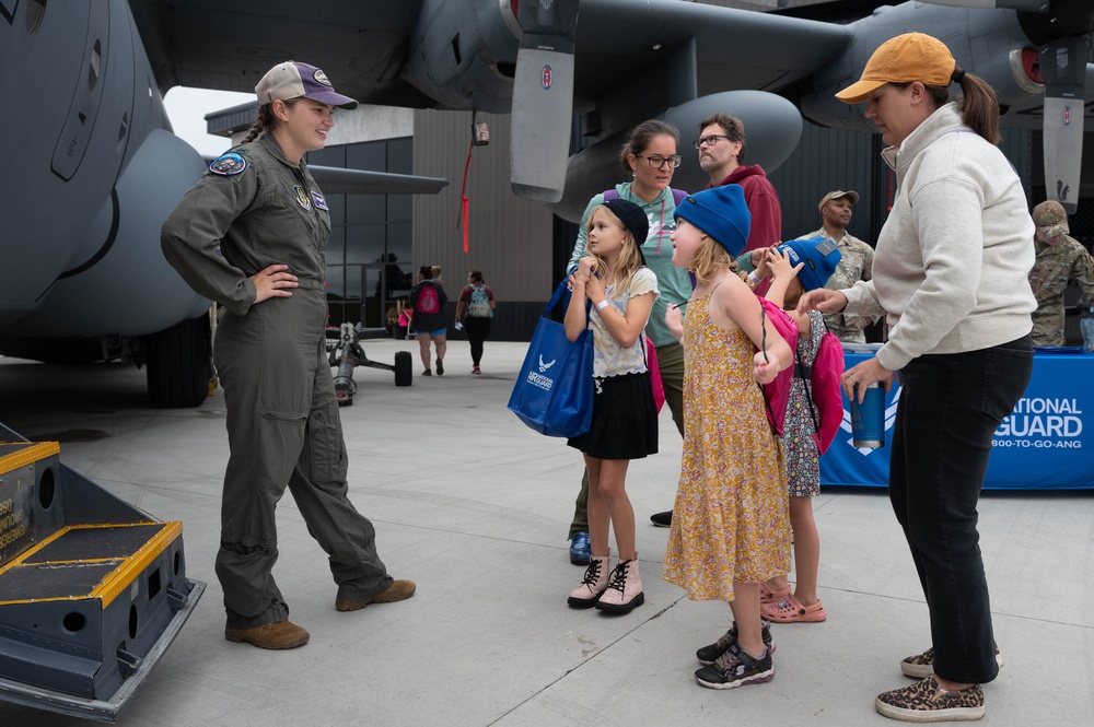 934th Airlift Wing supports Girls in Aviation Day