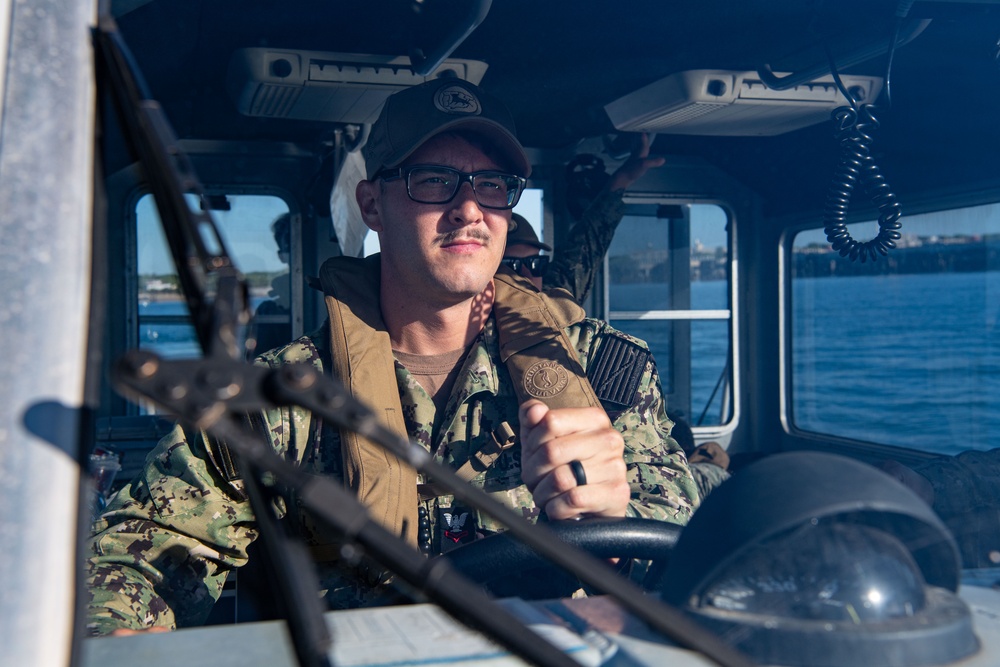 NAVSTA Rota Sailors Participate in SIMBBC Man Overboard Training