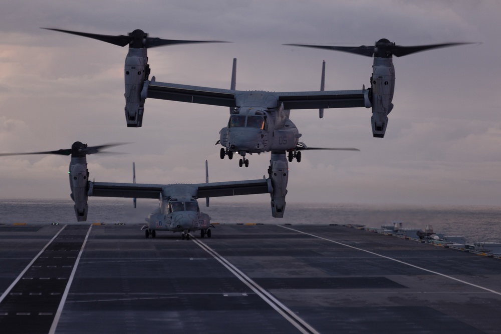 Marine Medium Tiltrotor Squadron (VMM) 365 lands MV-22B Ospreys aboard the Royal Navy's HMS Prince of Wales