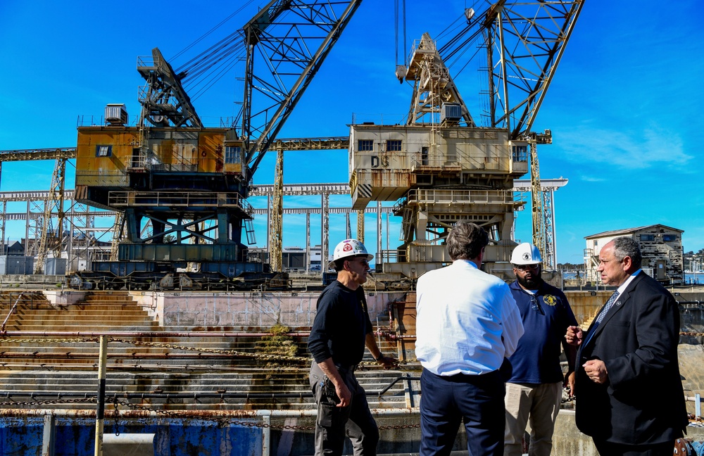 Secretary Del Toro Tours Historic West Coast Facility, Explores Ways to Increase Shipyard Capacity in the Pacific