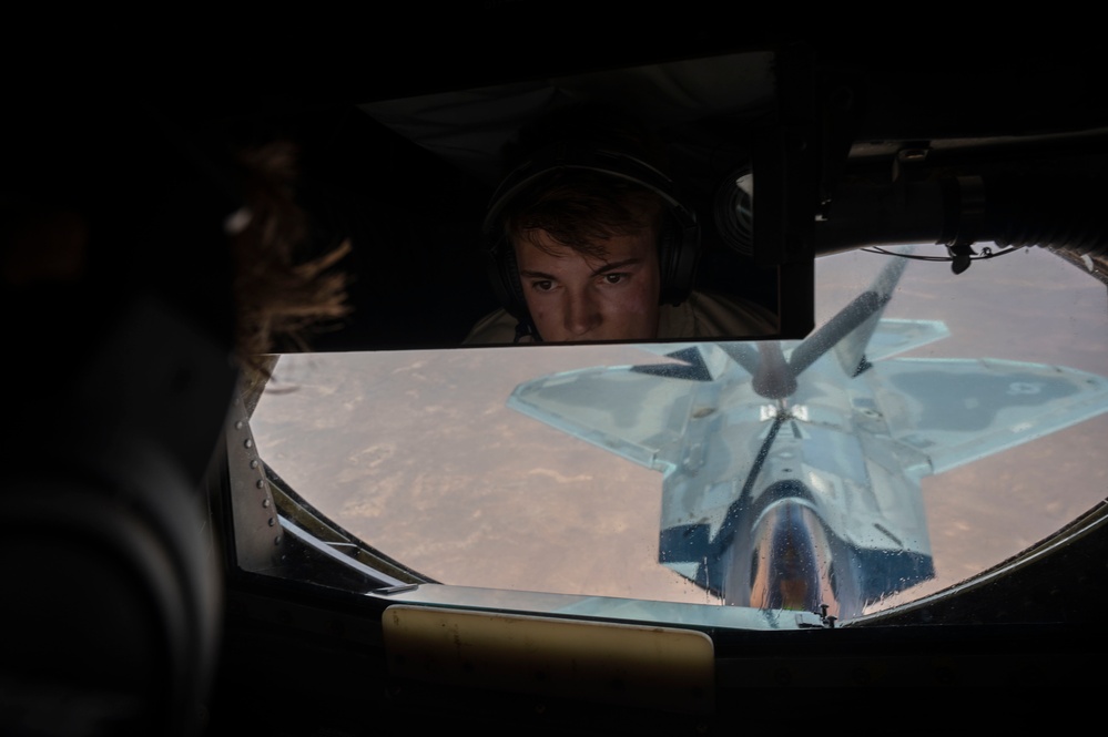 KC-135R Stratotanker keeps F-22 Raptors in the air