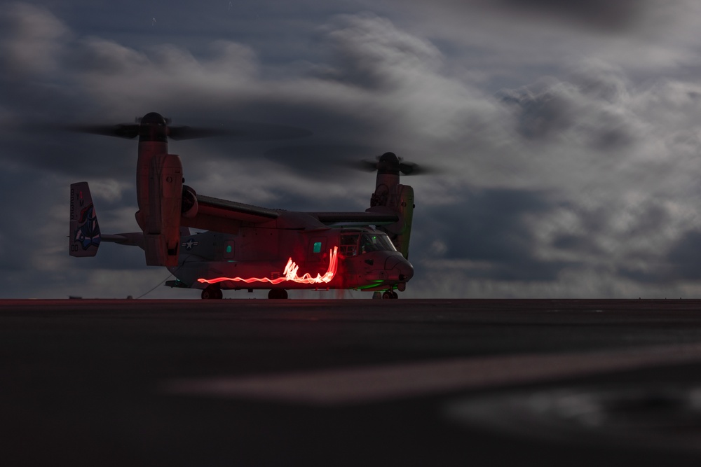 Marine Medium Tiltrotor Squadron (VMM) 365 lands MV-22B Ospreys aboard the Royal Navy's HMS Prince of Wales