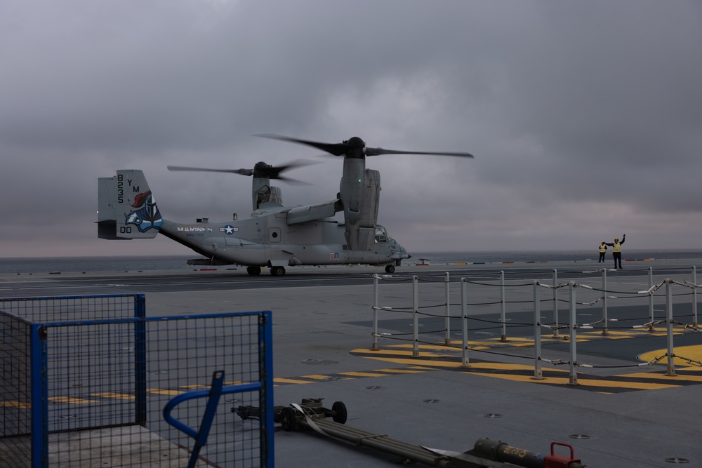 Marine Medium Tiltrotor Squadron (VMM) 365 lands MV-22B Ospreys aboard the Royal Navy's HMS Prince of Wales