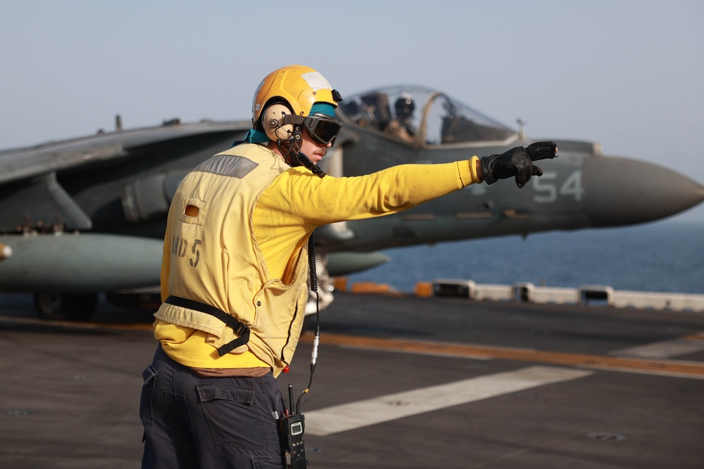 DVIDS - Images - USS Bataan Launch AV-8B Harriers [Image 3 of 4]