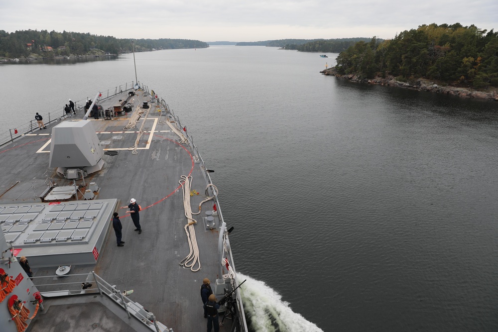 USS Paul Ignatius Arrives in Stockholm