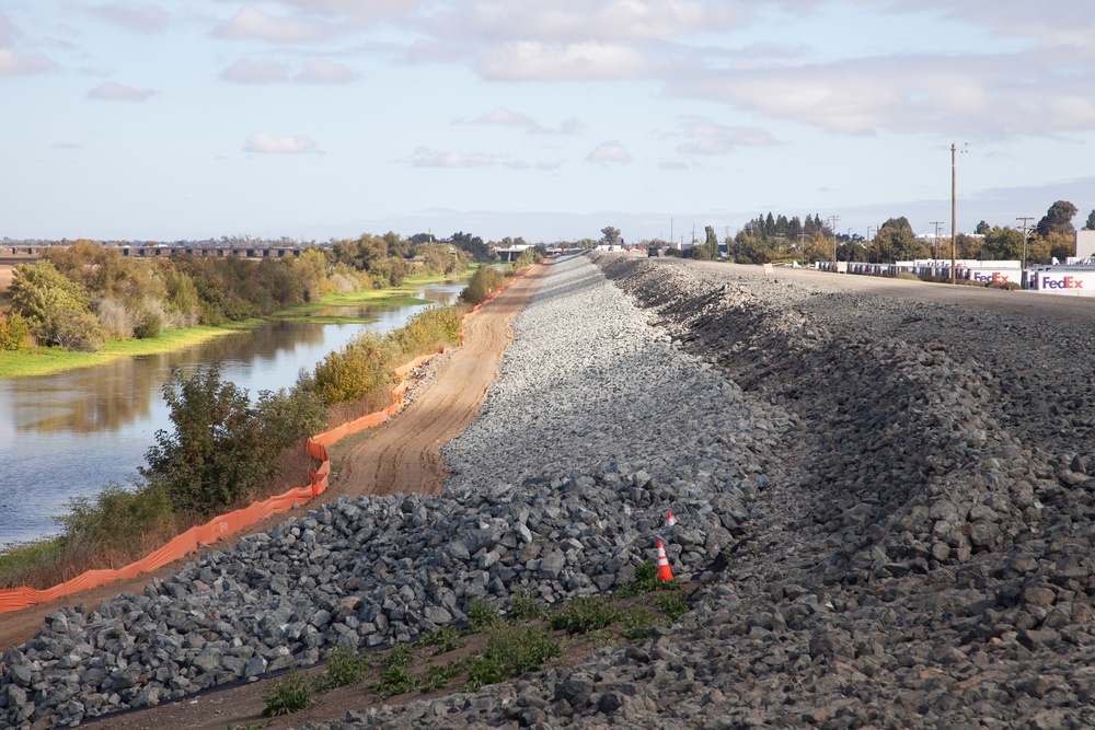 West Sacramento Levee Improvement Project progresses