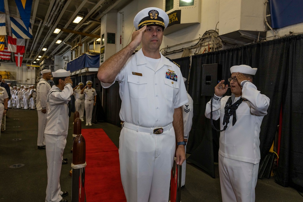 USS Wasp Holds Change of Command Ceremony