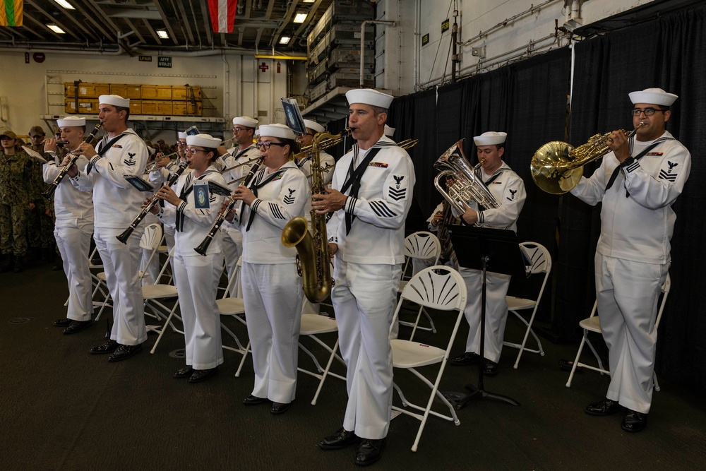 USS Wasp Holds Change of Command Ceremony