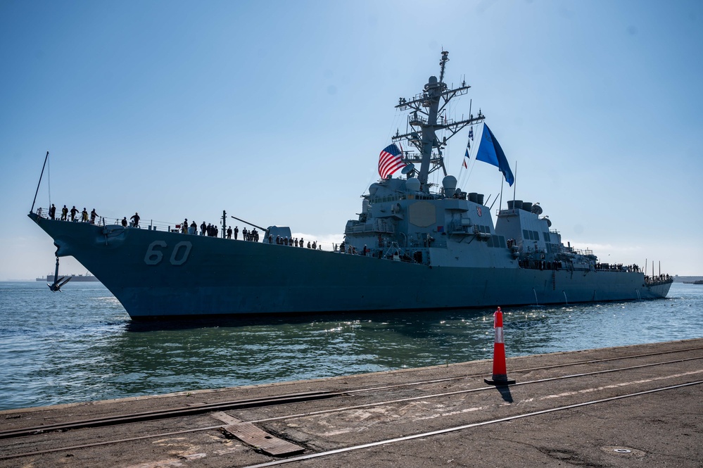 USS Paul Hamilton (DDG 60) arrives at San Francisco Fleet week 2023