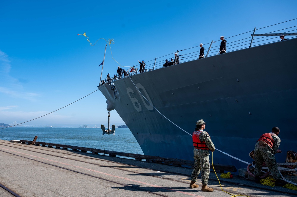 USS Paul Hamilton (DDG 60) arrives at San Francisco Fleet week 2023