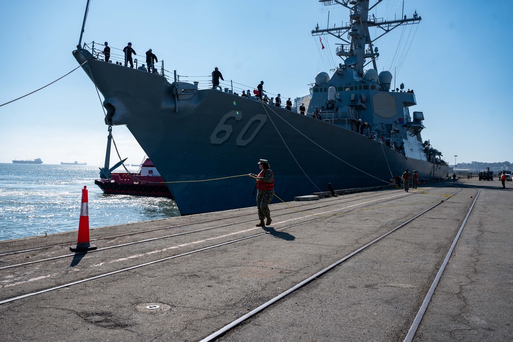 USS Paul Hamilton (DDG 60) arrives at San Francisco Fleet week 2023