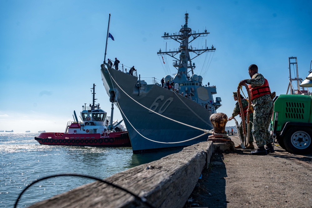 USS Paul Hamilton (DDG 60) arrives at San Francisco Fleet week 2023