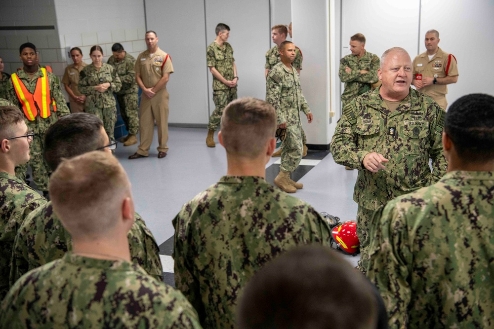 MCPON visits Recruit Training Command