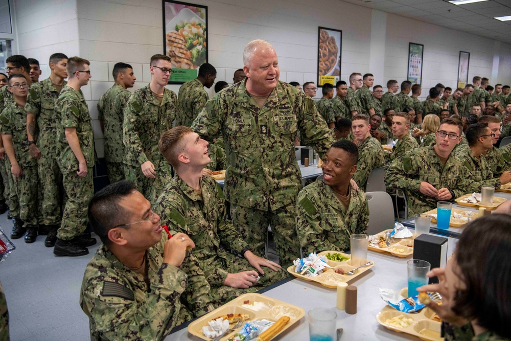 MCPON visits Recruit Training Command