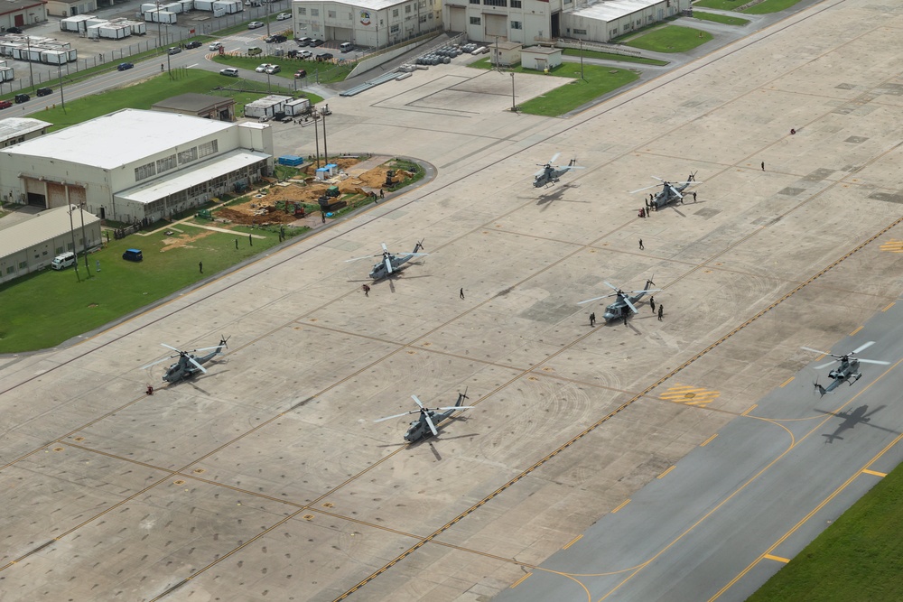 HMLA-169 Formation Flight