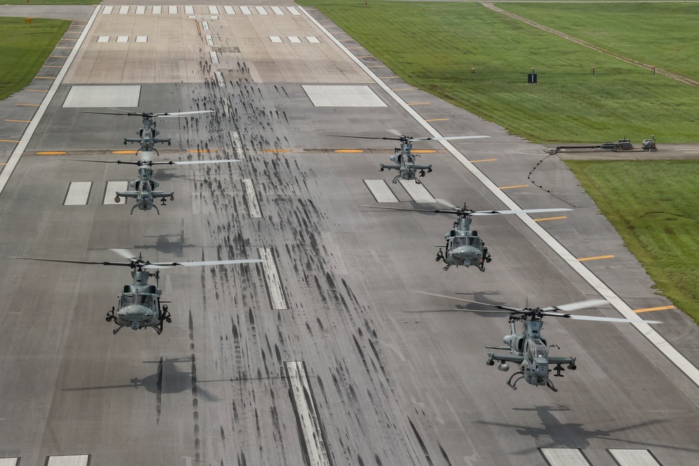 HMLA-169 Formation Flight