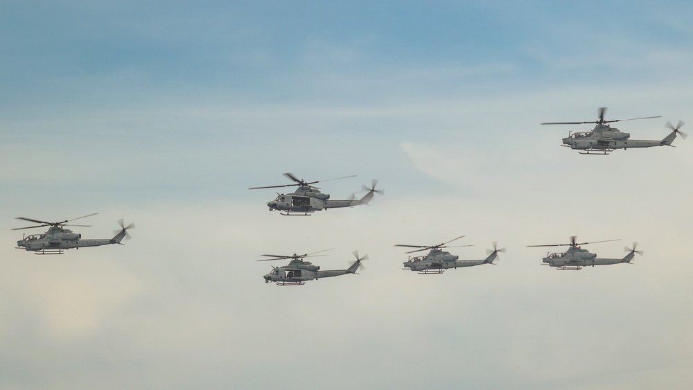 HMLA-169 Formation Flight