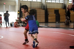 YOUNG GLADIATORS, LOCAL COUNTERPARTS COMPETE IN ONCE-IN-A-LIFETIME MATCH /日米の若き闘士、またとない機会でレスリングを楽しむ