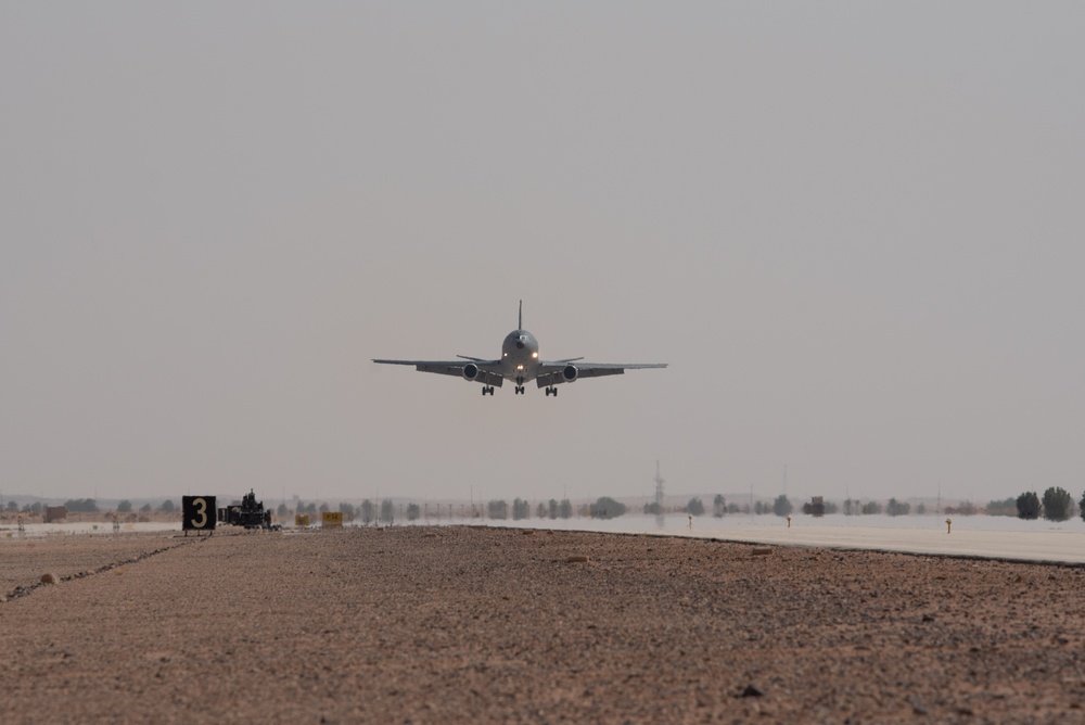 KC-10 returns from final combat sortie