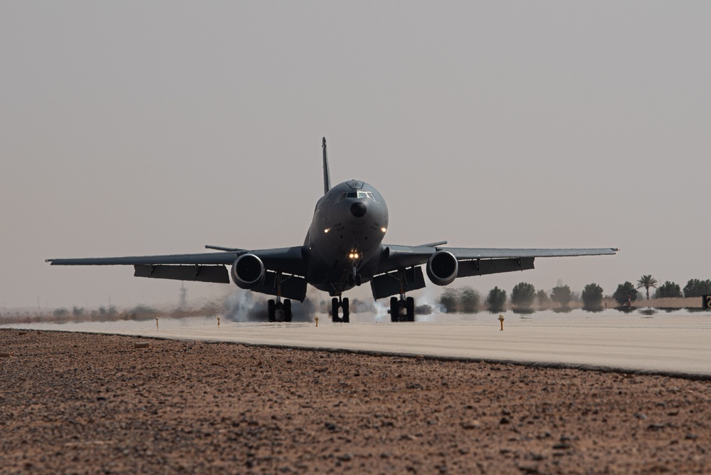 KC-10 returns from final combat sortie