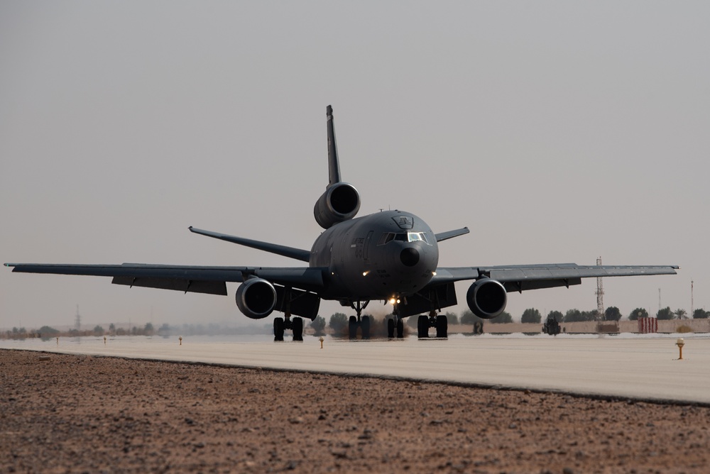 KC-10 returns from final combat sortie