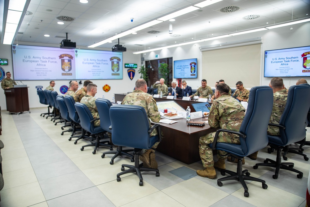 SETAF-AF CG meets with Maj. Gen. Francesco Olla